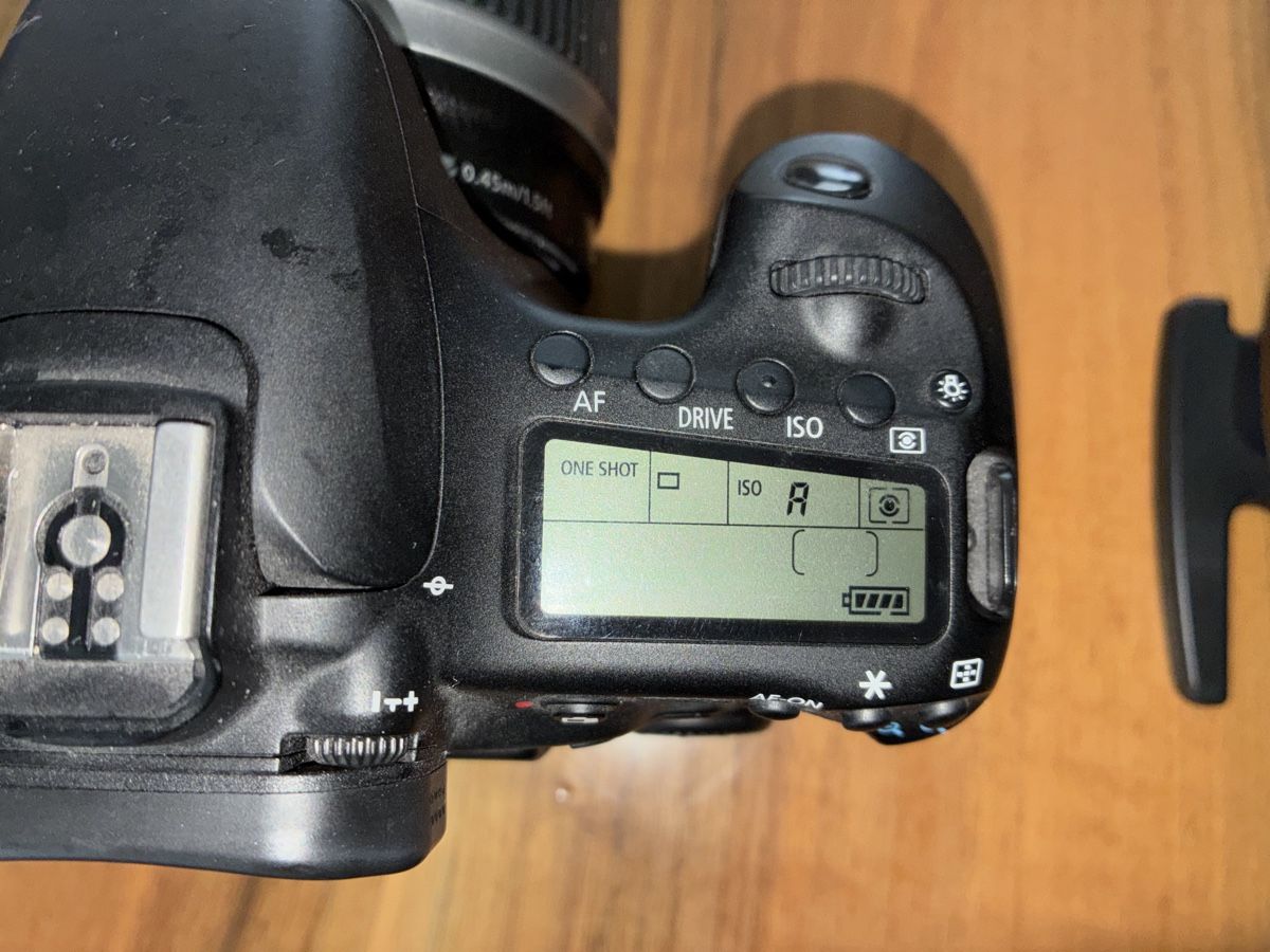 Canon Fotocamera: Canon EOS 60D Set mit Objektiv und Blitz gebraucht – Usato da Zuzwil SG venduto da simbo11 2