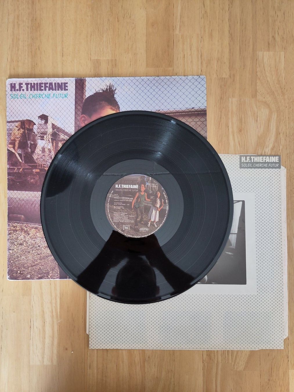 Dischi in vinile: H.F. Thiéfaine | "Soleil Cherche Futur" | LP – Usato da Lausanne venduto da Otvald 2