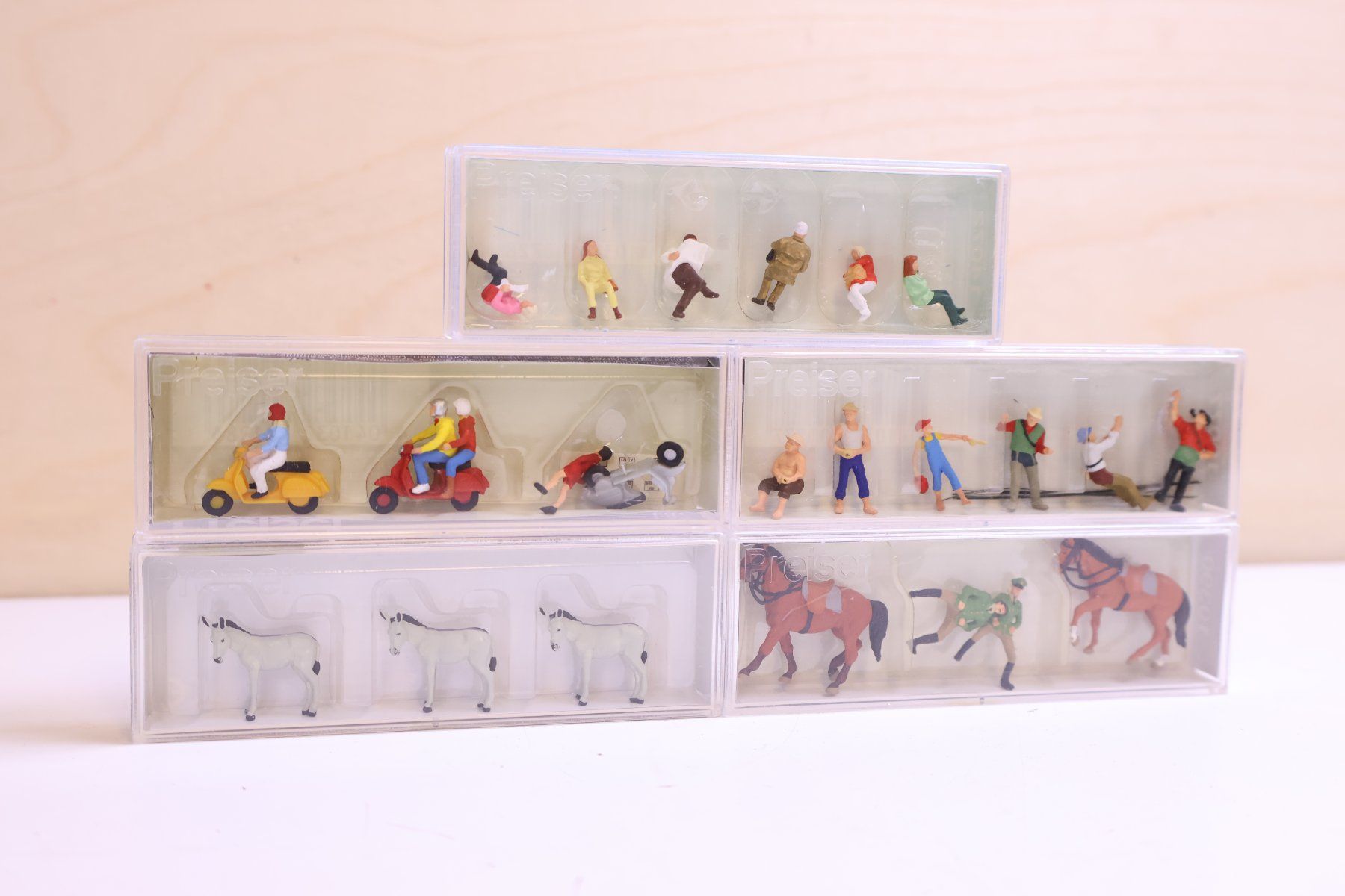 Preiser 5 x Figuren Sets - Neu - Neupreis: 130.- (Gebraucht) in ...