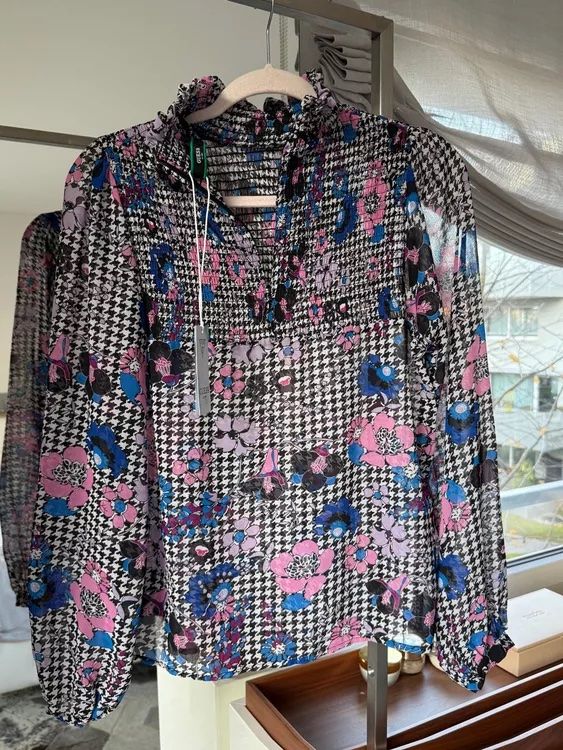 Camicette: Guess Bluse GR. S-36 – Usato da Prangins venduto da Cdfb