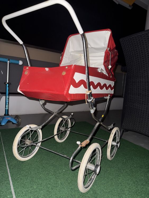 Retro Puppenwagen 60er/70er Jahr, rot/weiss, Vintage! (Gebraucht) in  Wettingen fr CHF 30  nur Abholung auf Ricardo kaufen