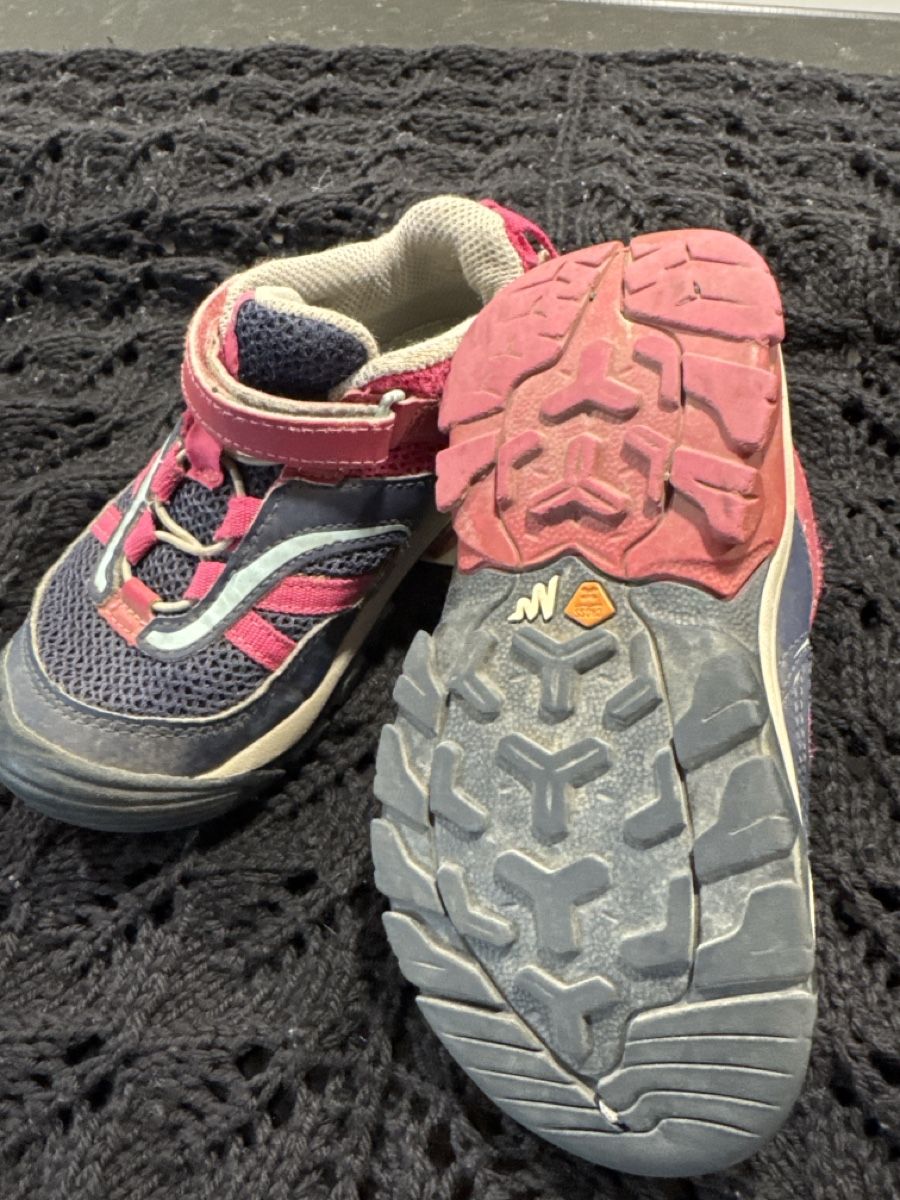 Decathlon Scarpe per ragazze: Quechua Wanderschuhe, Gr. 26 – Usato da Grabs venduto da Shelly_87 1