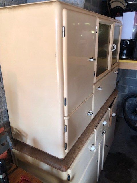 Credenze: Ancien buffet de cuisine BERG – Usato da Chézard St Martin venduto da schmitt 6