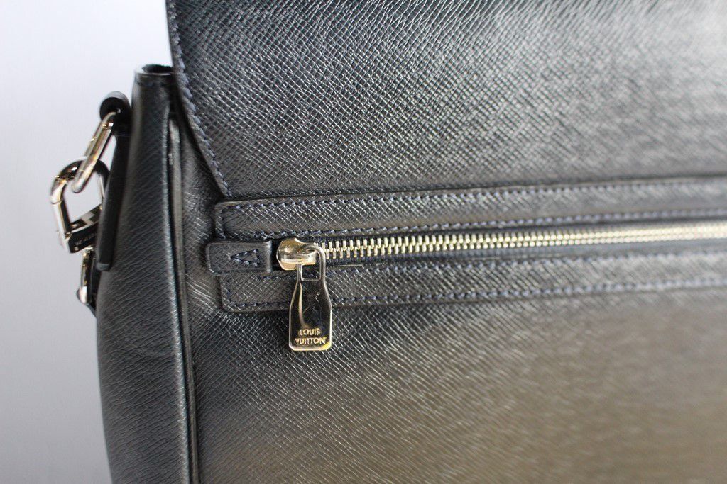 Louis Vuitton Taschen: LOUIS VUITTON Sac Vasili homme – Gebraucht aus Vandoeuvres von Dom-Tom 5