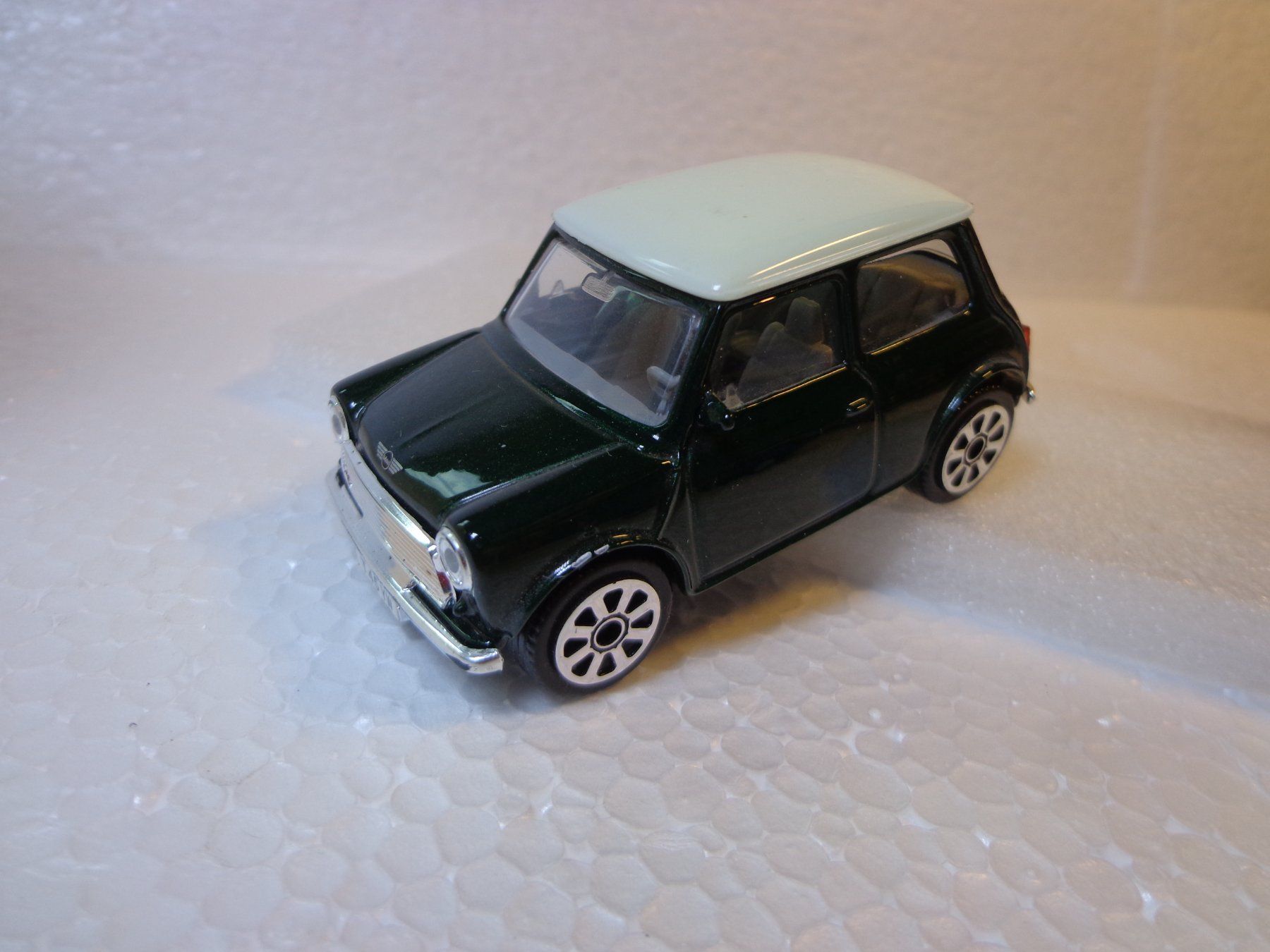 Modellini d'auto: Mini Modelle, Modellautos 10 Stück – Usato da Hinterkappelen venduto da Roku5 5