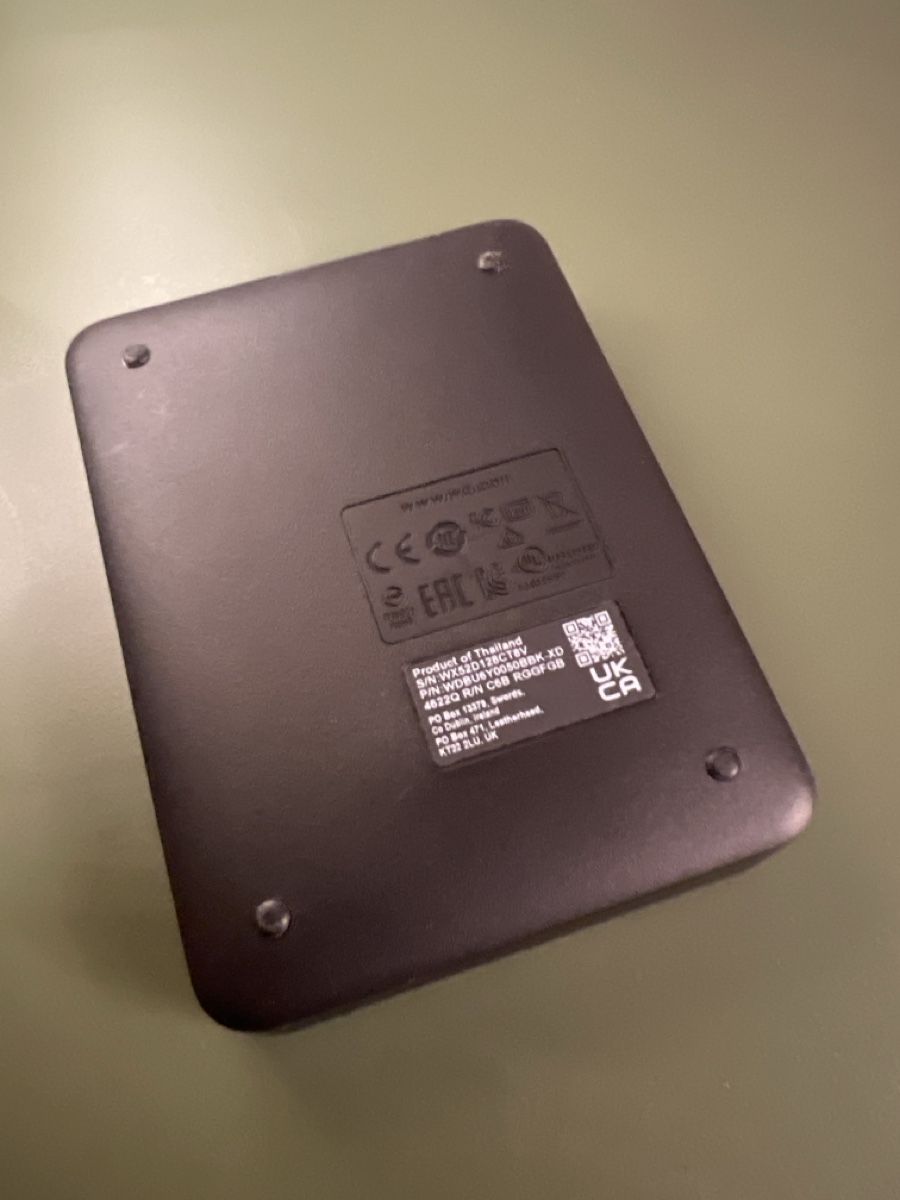 Western Digital Harddisks: WD Elements externe Festplatte 5TB schwarz mit Kabel – Gebraucht aus Edlibach von lar_snw9 1