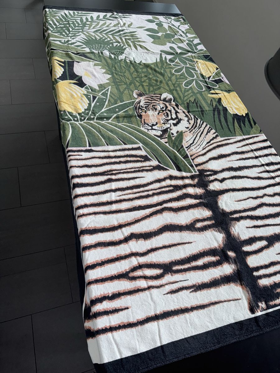 Teli da bagno: Badetuch mit Tigerprint, Neuwertig – Nuovo (secondo la descrizione) da Zürich venduto da Jen10 1