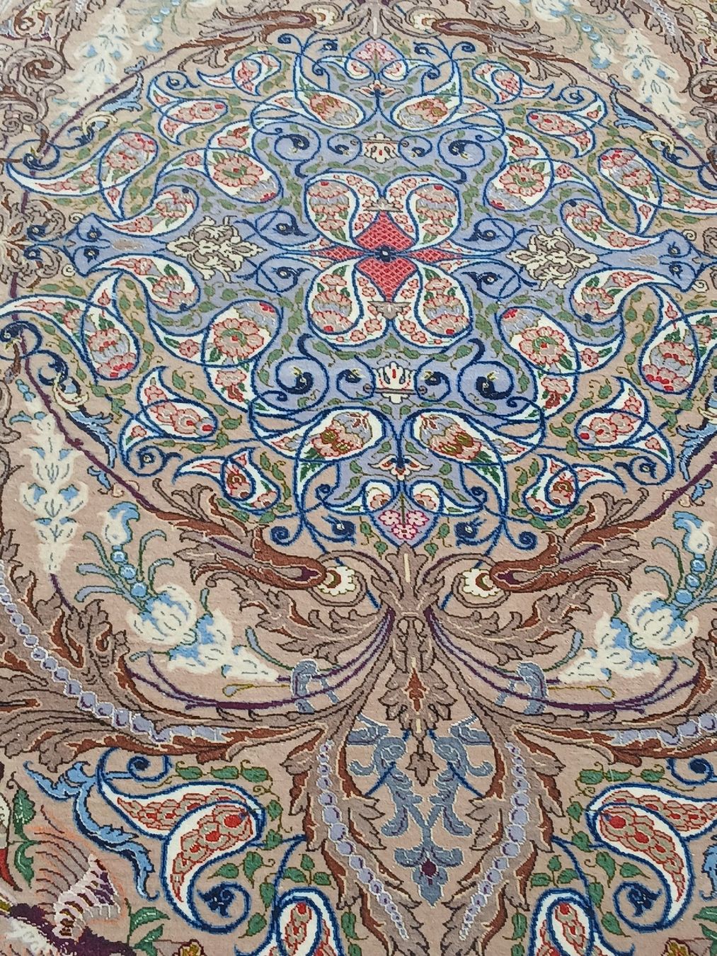 Tapis: Orientteppich Iran ? Seide ? – D'occasion à Münchenstein par Sozial_Labor_Brocki 3