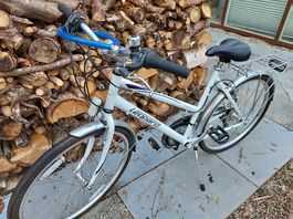 2 gut erhaltene Alltags-Fahrräder im Set
