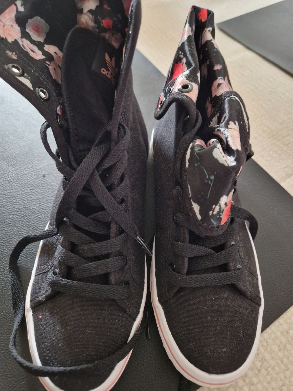 Adidas Damenschuhe: Adidas – Neu (gemäss Beschreibung) aus Jona von mar_k8m5 1