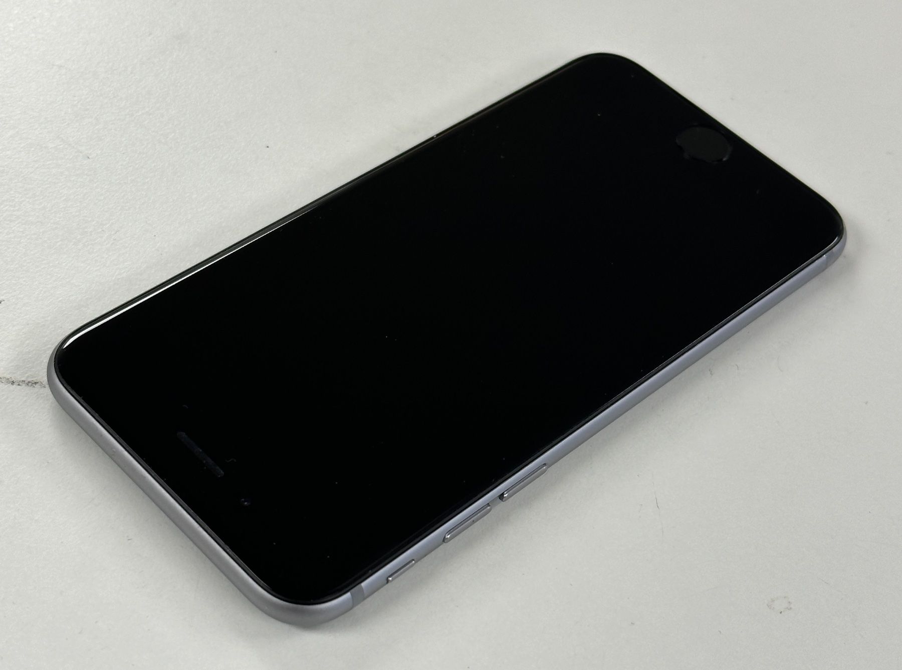 Apple Telefoni cellulari / Smartphones: Apple iPhone 6, 32GB, Space Grau, defekt – Difettoso da Basel venduto da protekto