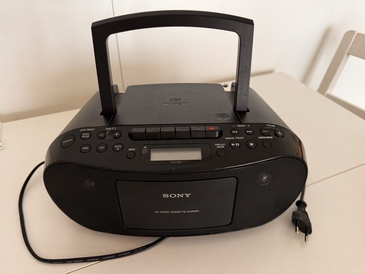 Sony Radios: SONY CD Radio Kasetten Recorder – D'occasion à Sevelen par tracy95 1