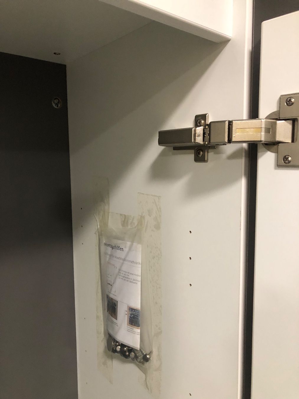 Garderobe: Hochschrank, grau – Neu (gemäss Beschreibung) aus Lupsingen von McFly12 3