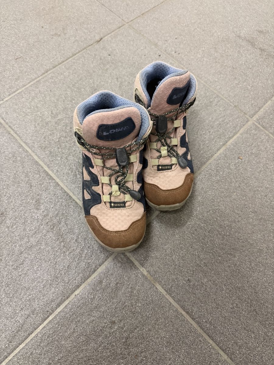 Lowa Chaussures garçon: Gut erhaltene Namuk Wanderschuhe  – D'occasion à Au SG par Sukirl