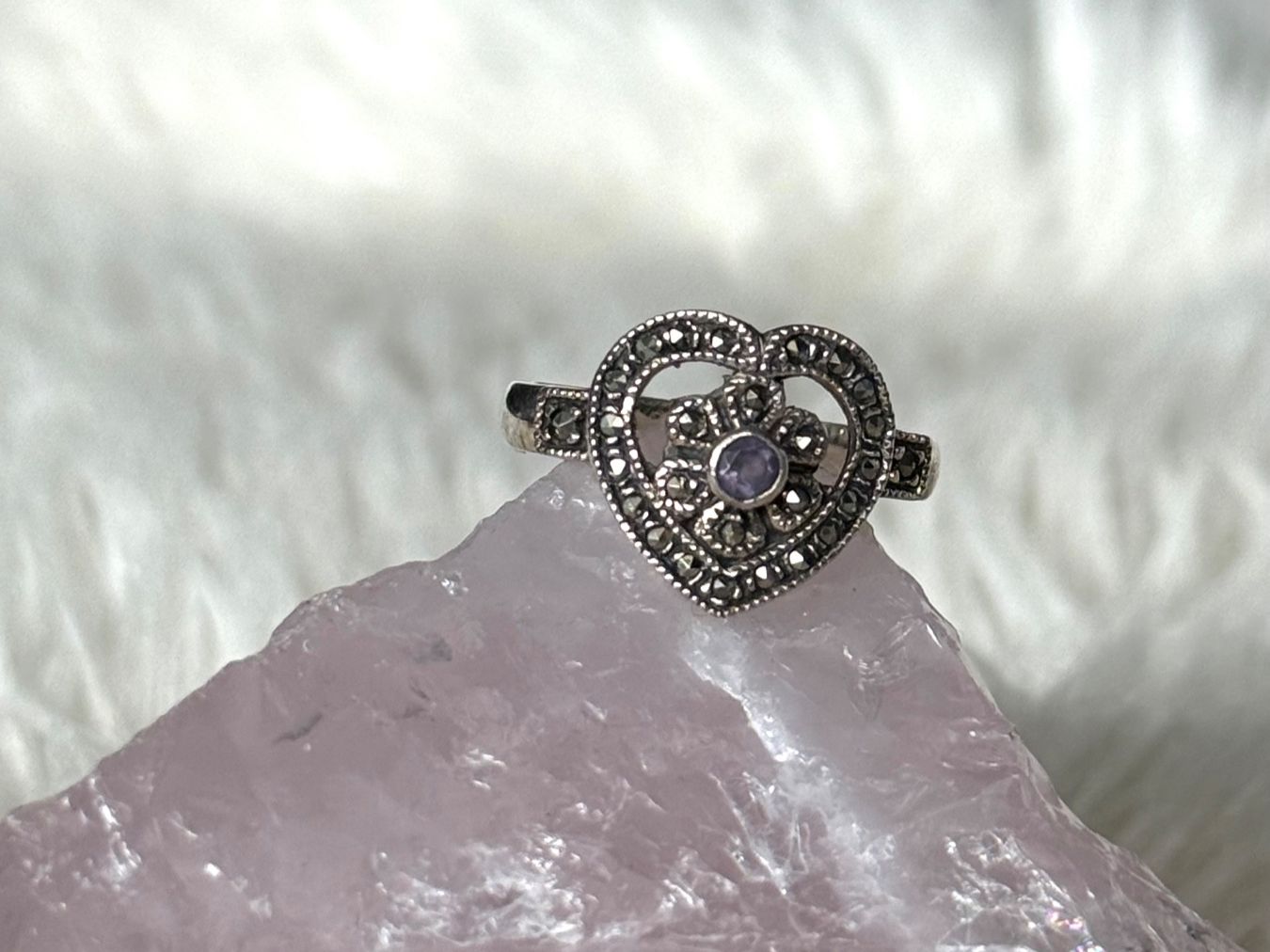 Anelli: Vintage Silberring 925 Herz mit lila Stein – Usato da Istighofen venduto da Ringparadies