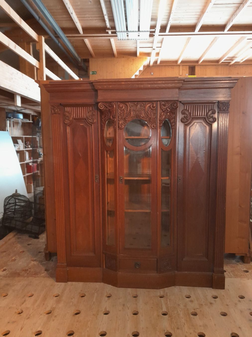 Armadi: Antiker Schrank – Usato da Ulisbach venduto da Toggenburg35