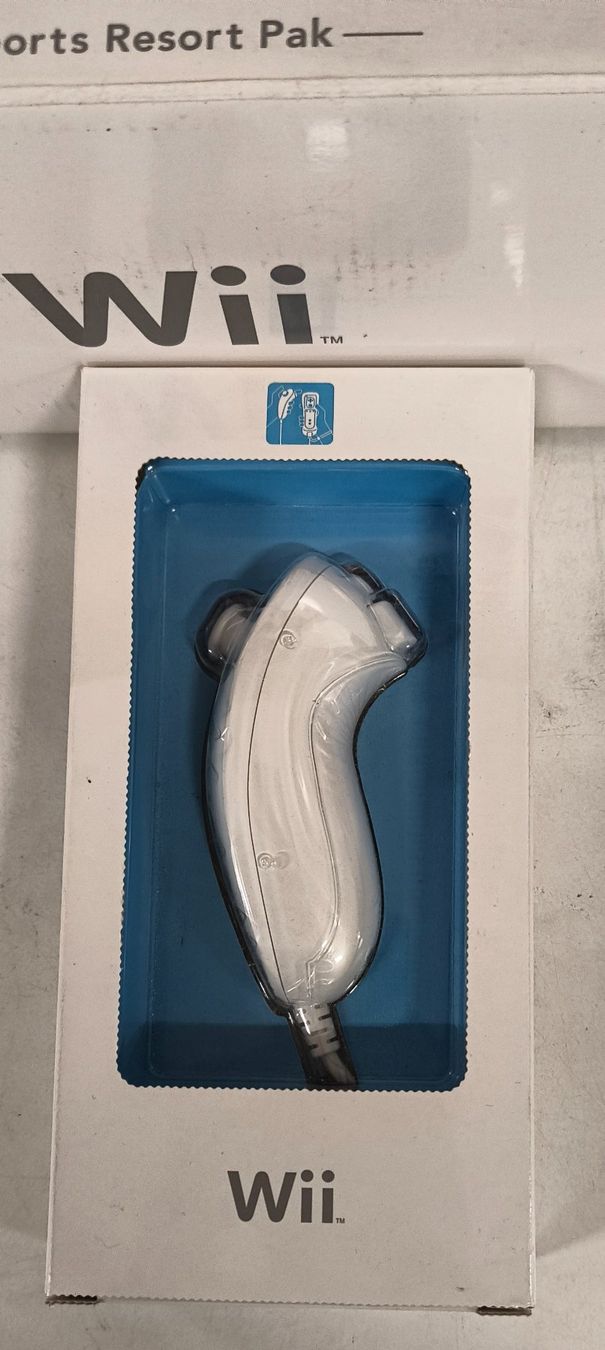 Nintendo Giochi: Wii Sports Resort Pack plus Controller – Usato da Basel venduto da bk_brockibasel 2