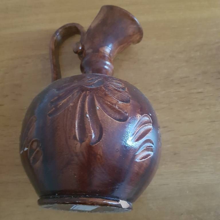 Caraffe: Rustikale Keramik Krug handgeformt – Usato da Utzenstorf venduto da Domi8433