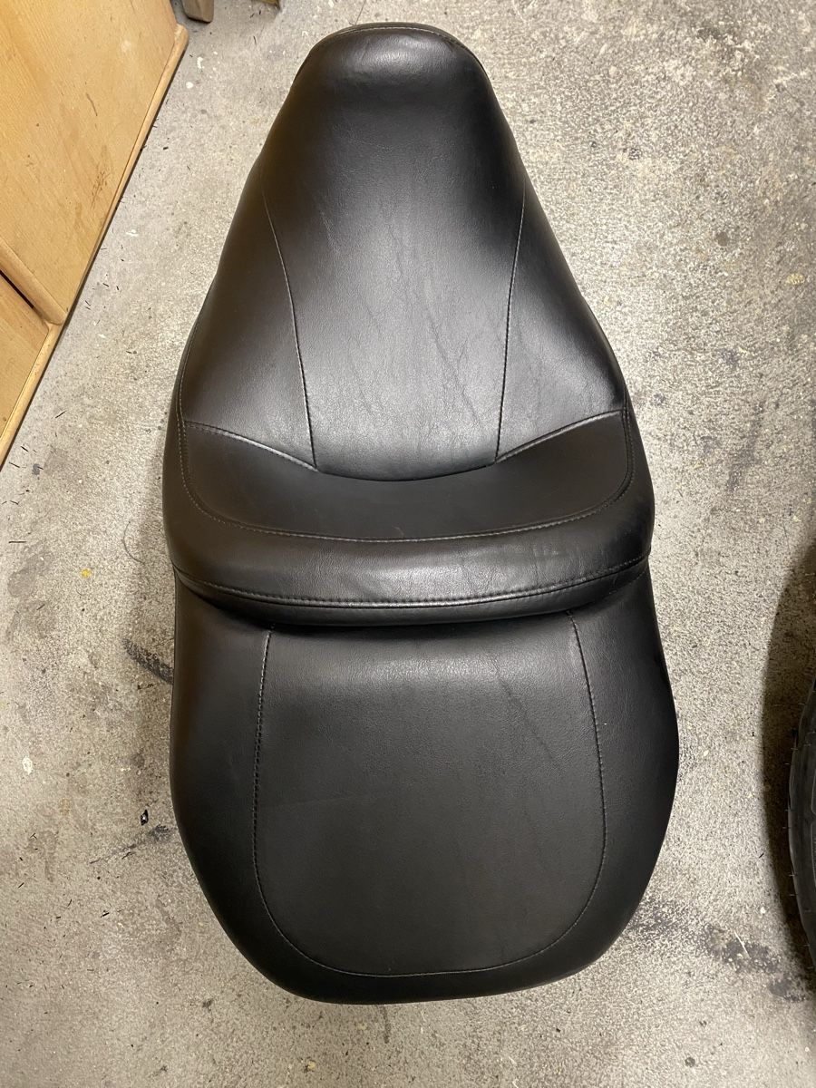 Harley-Davidson Tutti i ricambio per moto: Harley Davidson Street Glide Sitz – Usato da Kaltbrunn venduto da la77 1