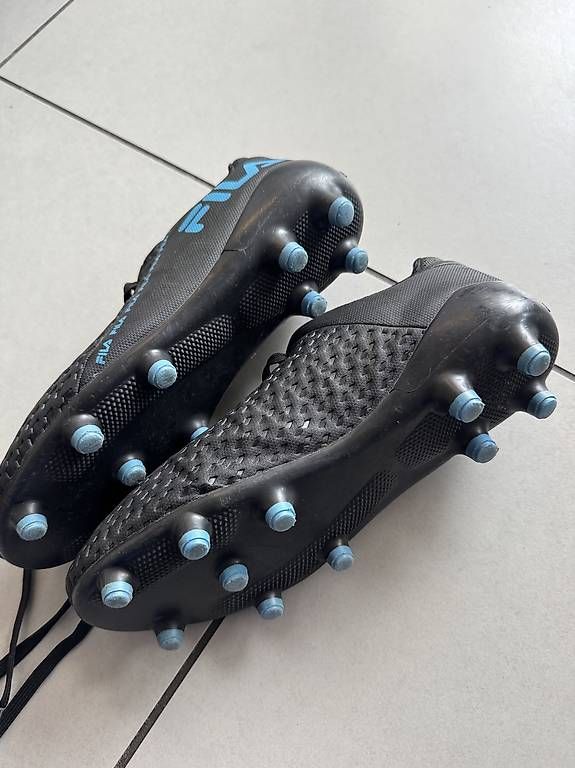 Scarpe da uomo: Fussballschuhe Gr. 40 – Usato da Zürich venduto da anjamug 1