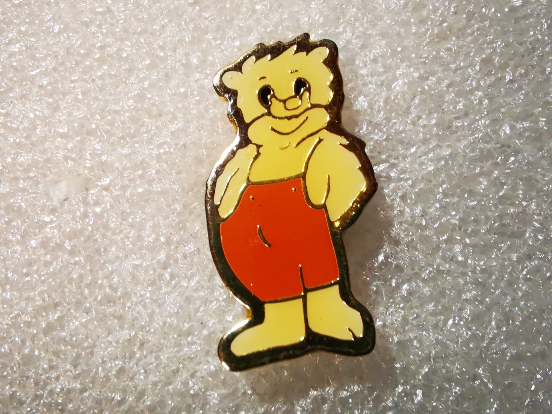 Plaketten & Abzeichen: Ansteckpin 6: Bär – Gebraucht aus Oppligen von Pin-Fall-Shop
