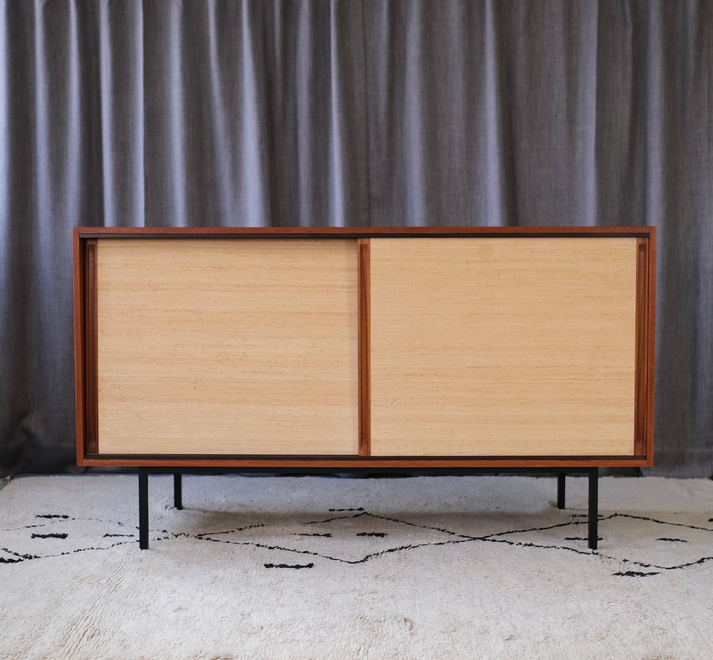 Cassettiere: Dieter Wäckerlin Sideboard von Behr Möbel 1958 – Usato da Bern venduto da Zmodern_VIN 3