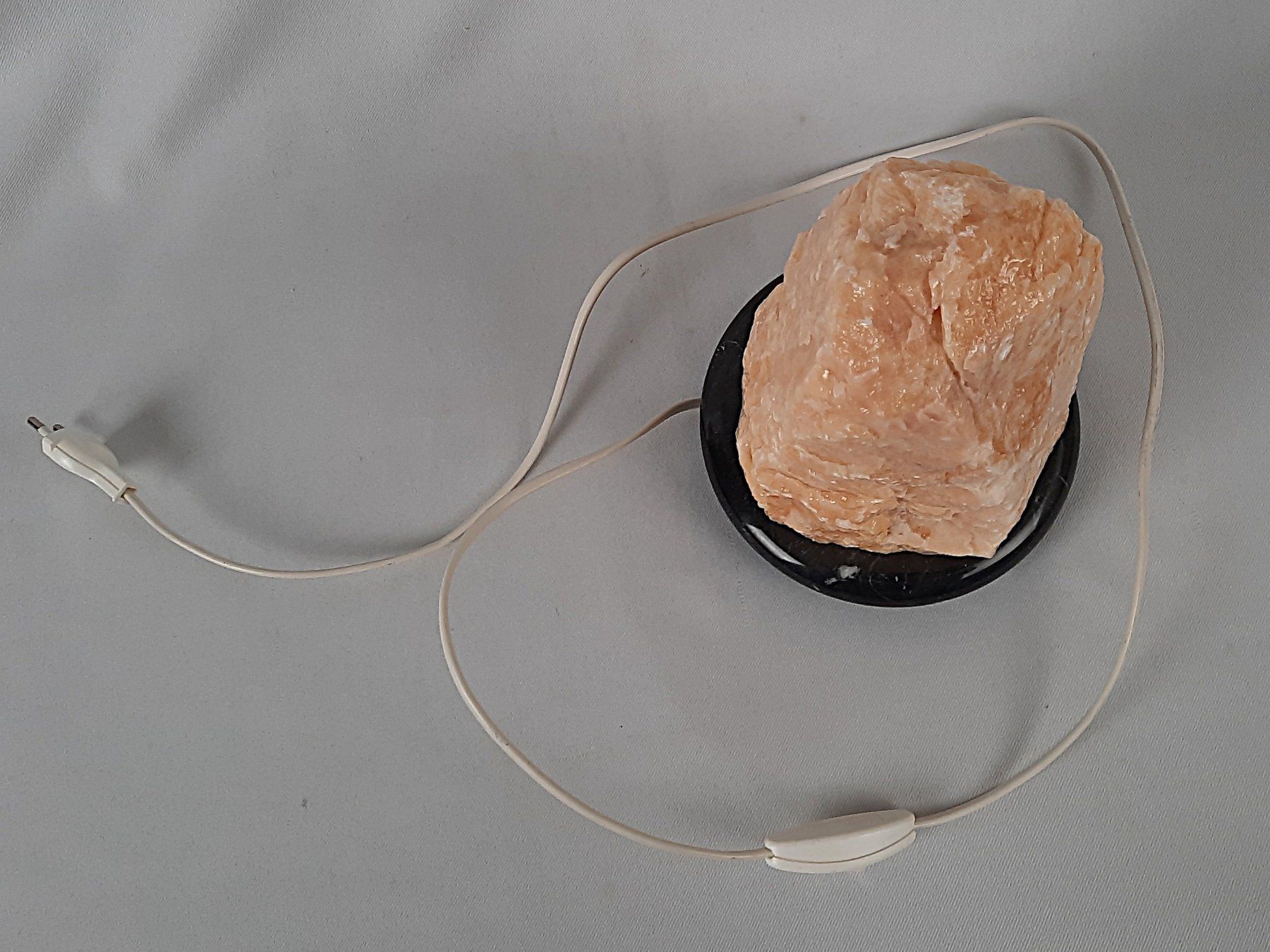 Lampade: Orangecalcit/Selenit Steinlampe – Usato da Beinwil am See venduto da Restwert_Beinwil 5