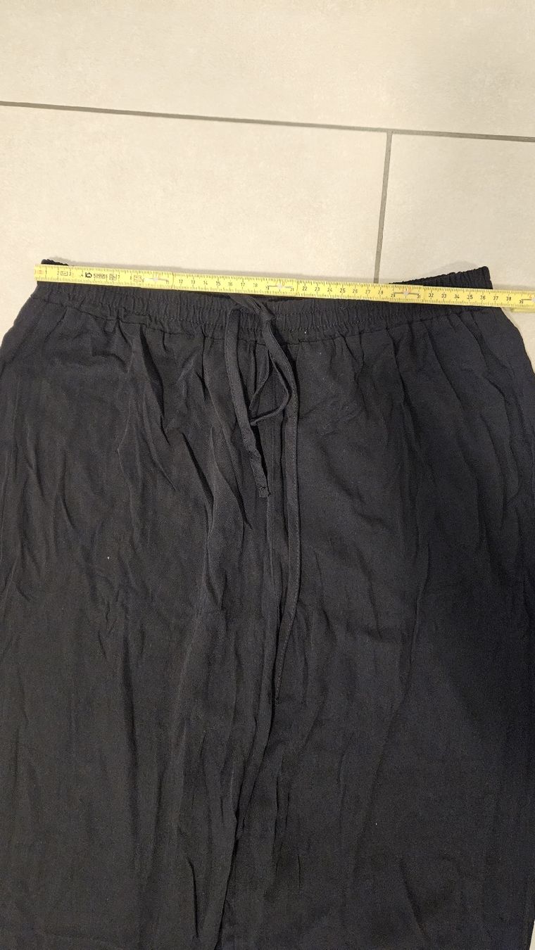 Hosen: Hose schwarz mit Schlitz Gr. L – Neu und originalverpackt aus Schaan von car_wrv2 5