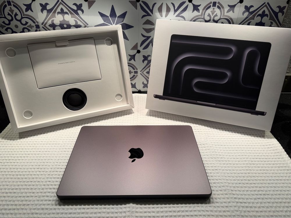 Apple - MacBook Pro 14