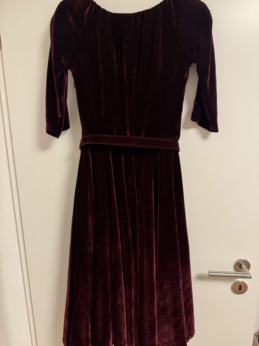 Vestiti: Kleid weinrot samt – Nuovo (secondo la descrizione) da Bremgarten AG venduto da c0117 1