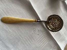 Antiker Sieblöffel, Silber 800