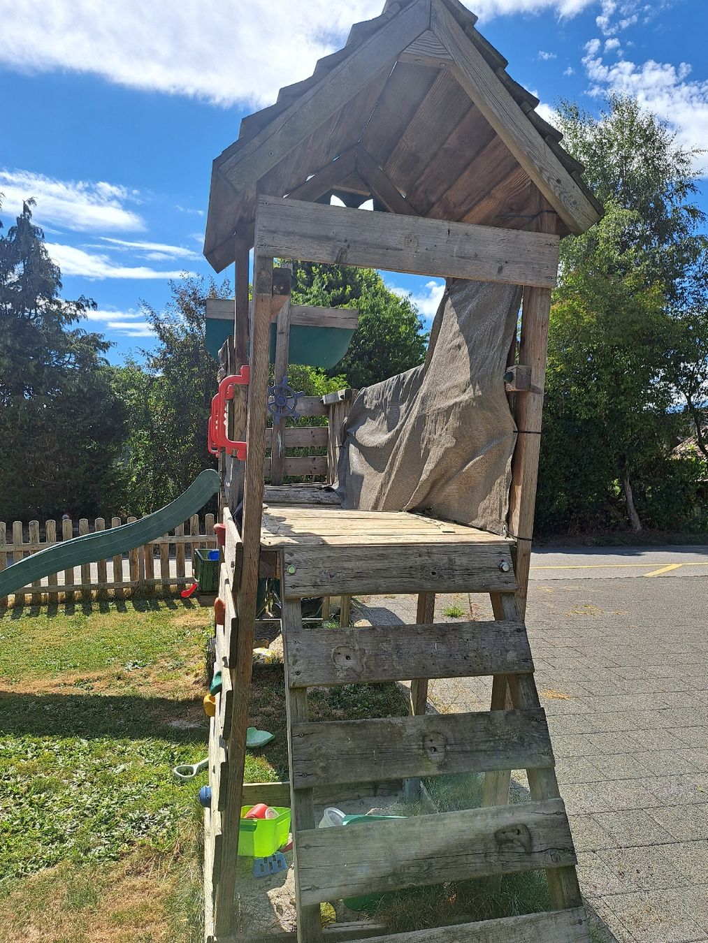 Casette per bambini: Spielturm Holz mit Rutsche und Kletterwand – Usato da Grasswil venduto da Natali.H 2