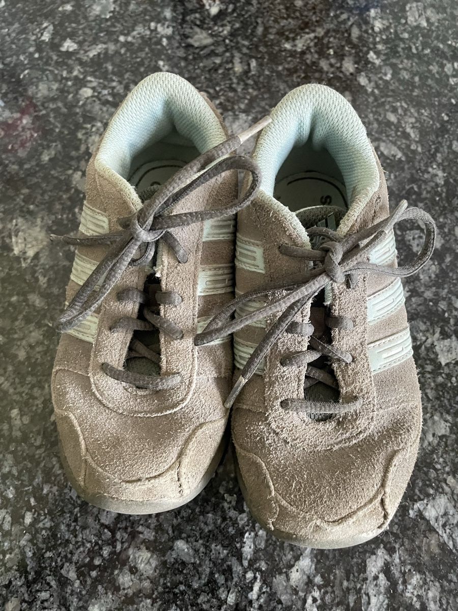 Adidas Scarpe per ragazzi: Adidas Kinderschuhe, Grösse 26  ! – Usato da Niederlenz venduto da wuermli83