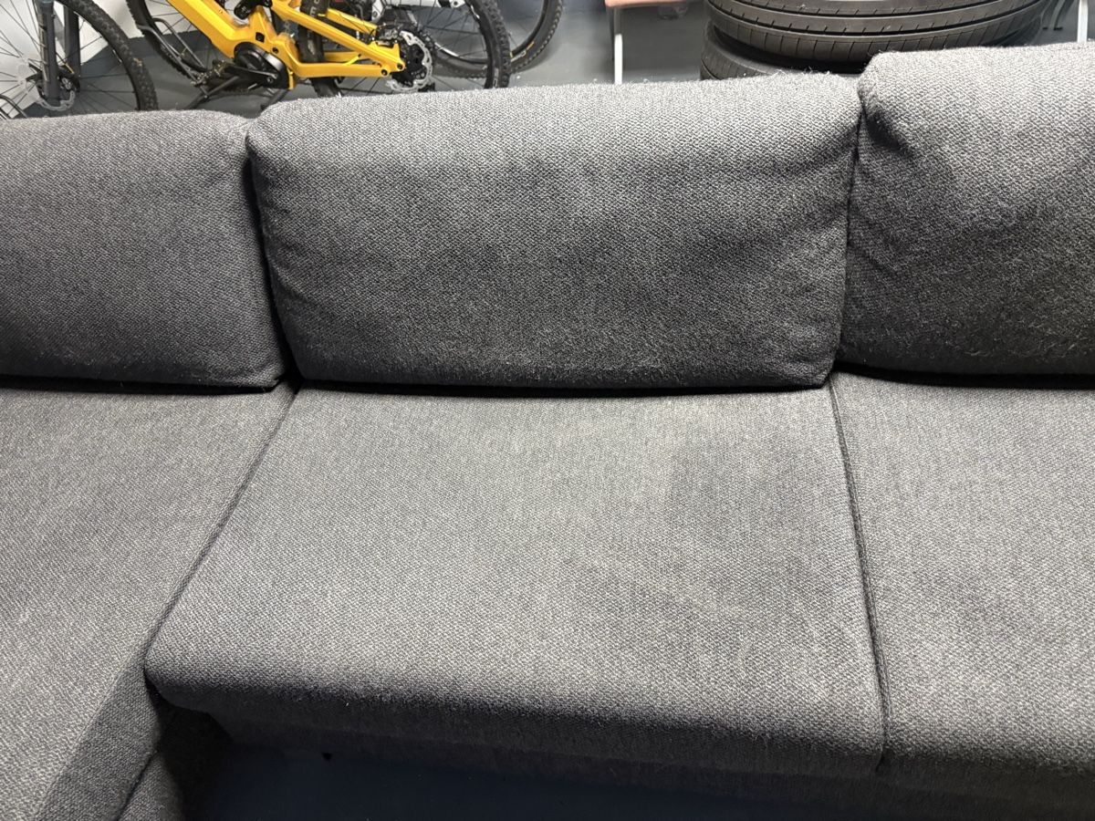 Sofas: Ecksofa Stoff grau mit Recamiere – D'occasion à Gerlafingen par driver-rent 3