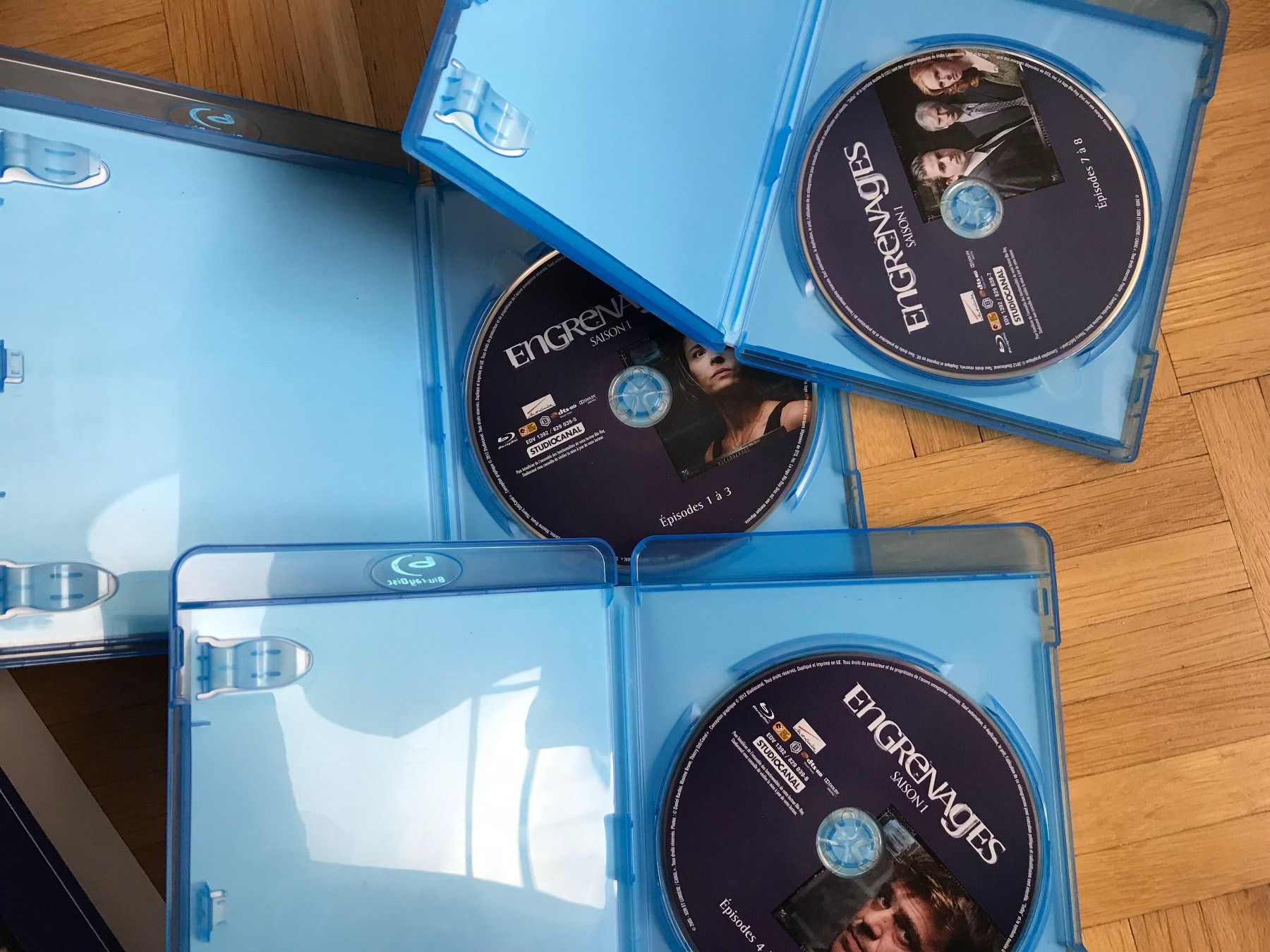 Tutti i DVDs: Engrenages - Spiral - Saison 1 - Blu-ray – Nuovo (secondo la descrizione) da Zürich venduto da Malcom 2