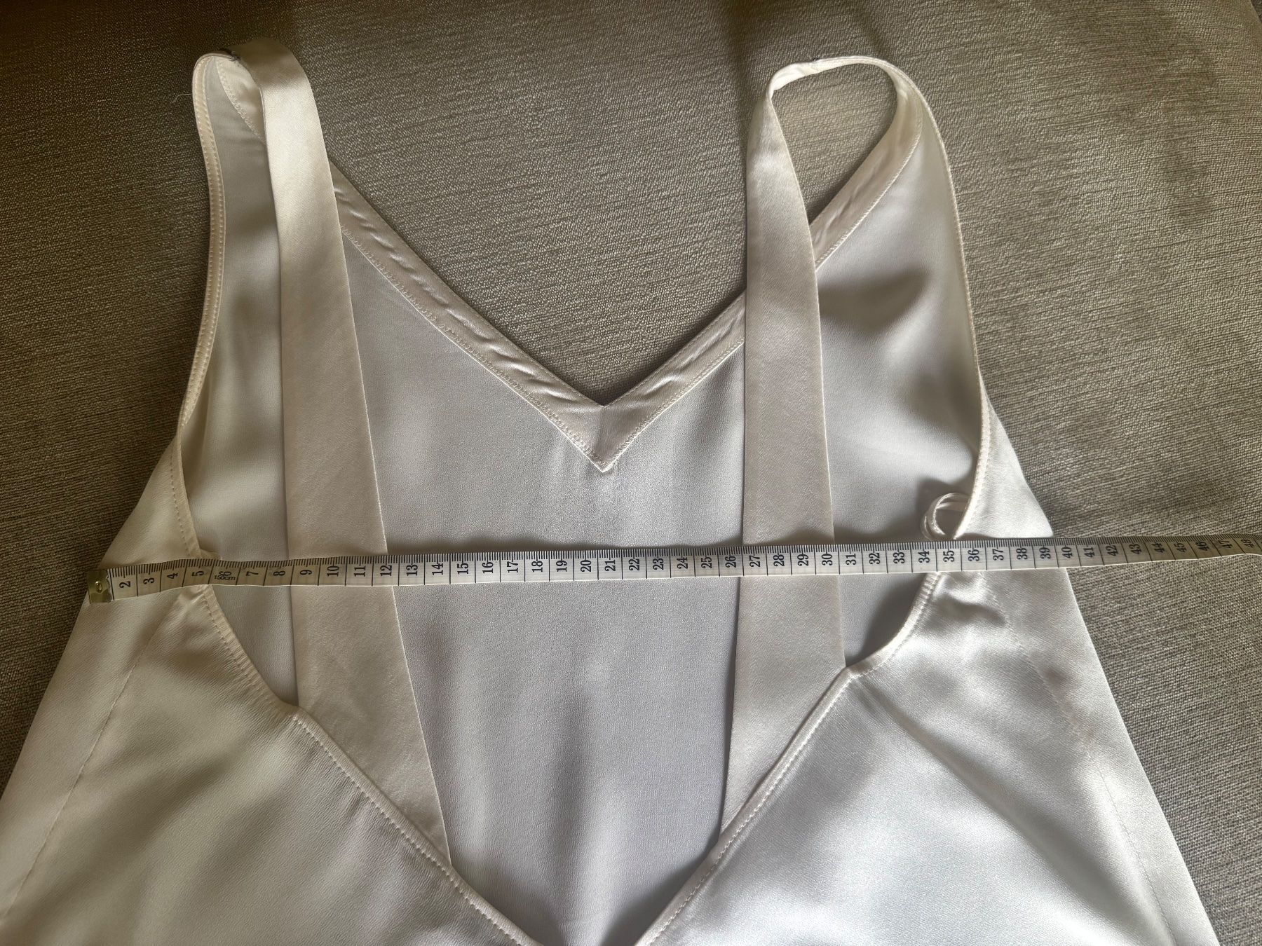 Brunello Cucinelli Top: Brunello Cucinelli Seidentop – Usato da Baar venduto da Arina2 2