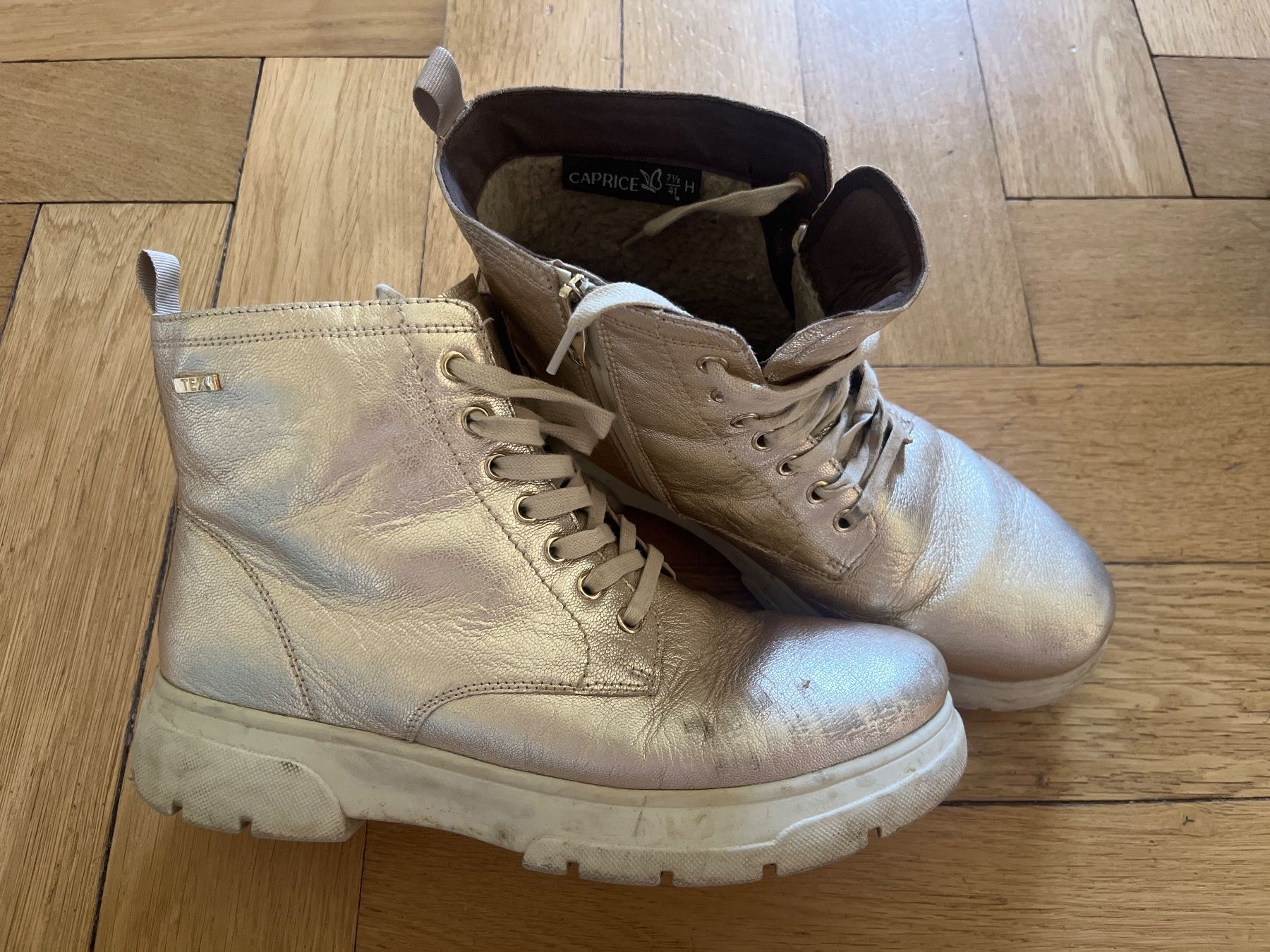 Chaussures femmes: Chaussures hiver imperméables – D'occasion à Crémines par AlineSchaller