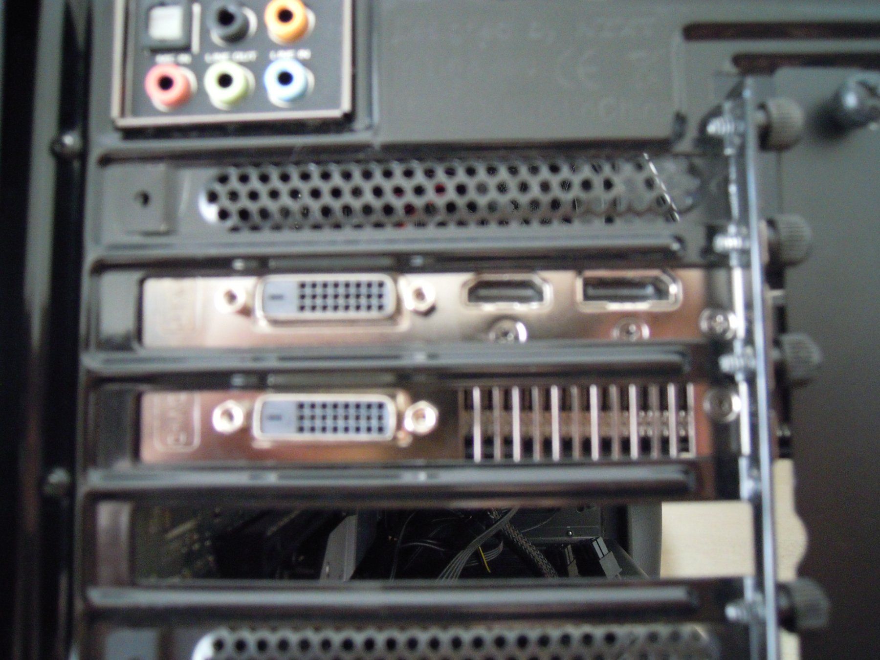 Asus Schede grafiche: ASUS R9 390X - DC2- 8GD5 – Usato da Laupersdorf venduto da Naras 4