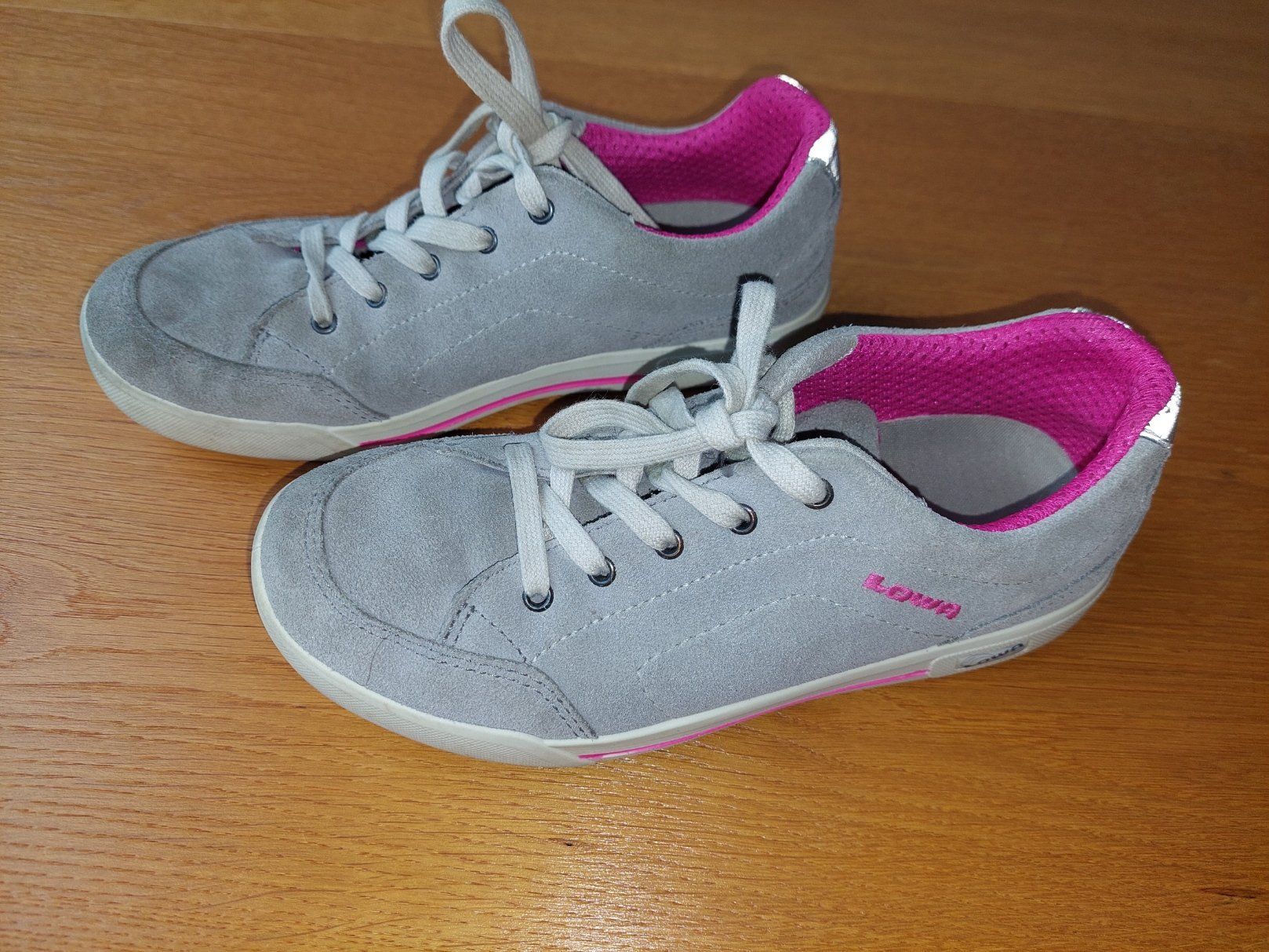 Lowa Scarpe per ragazze: Schuhe Lowa Gr. 34 – Usato da Bözberg venduto da Zimt104 1