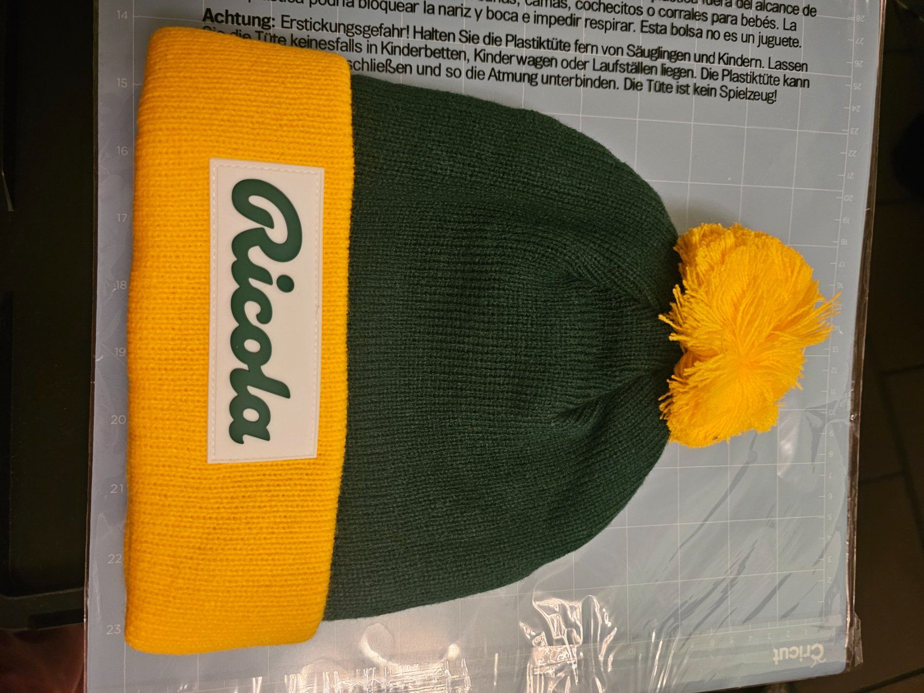 Copricapi, berretti & cappellini: Mütze Beanie Cuffia Ricola – Nuovo e nell'imballaggio originale da Zollikofen venduto da Ruzzina 1