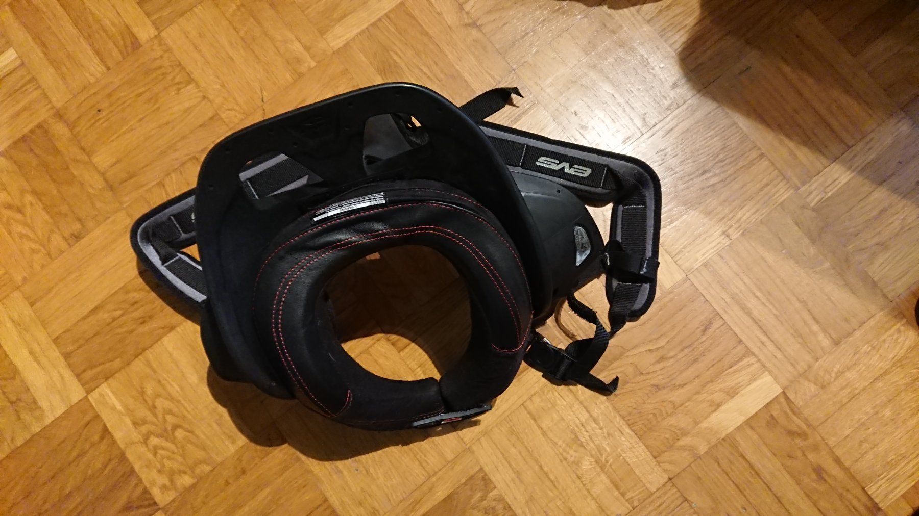 Protections: Nackenschutz EVS RC-EVOLUTION – Neuf (Voir description) à Wilderswil par Gleiter 3