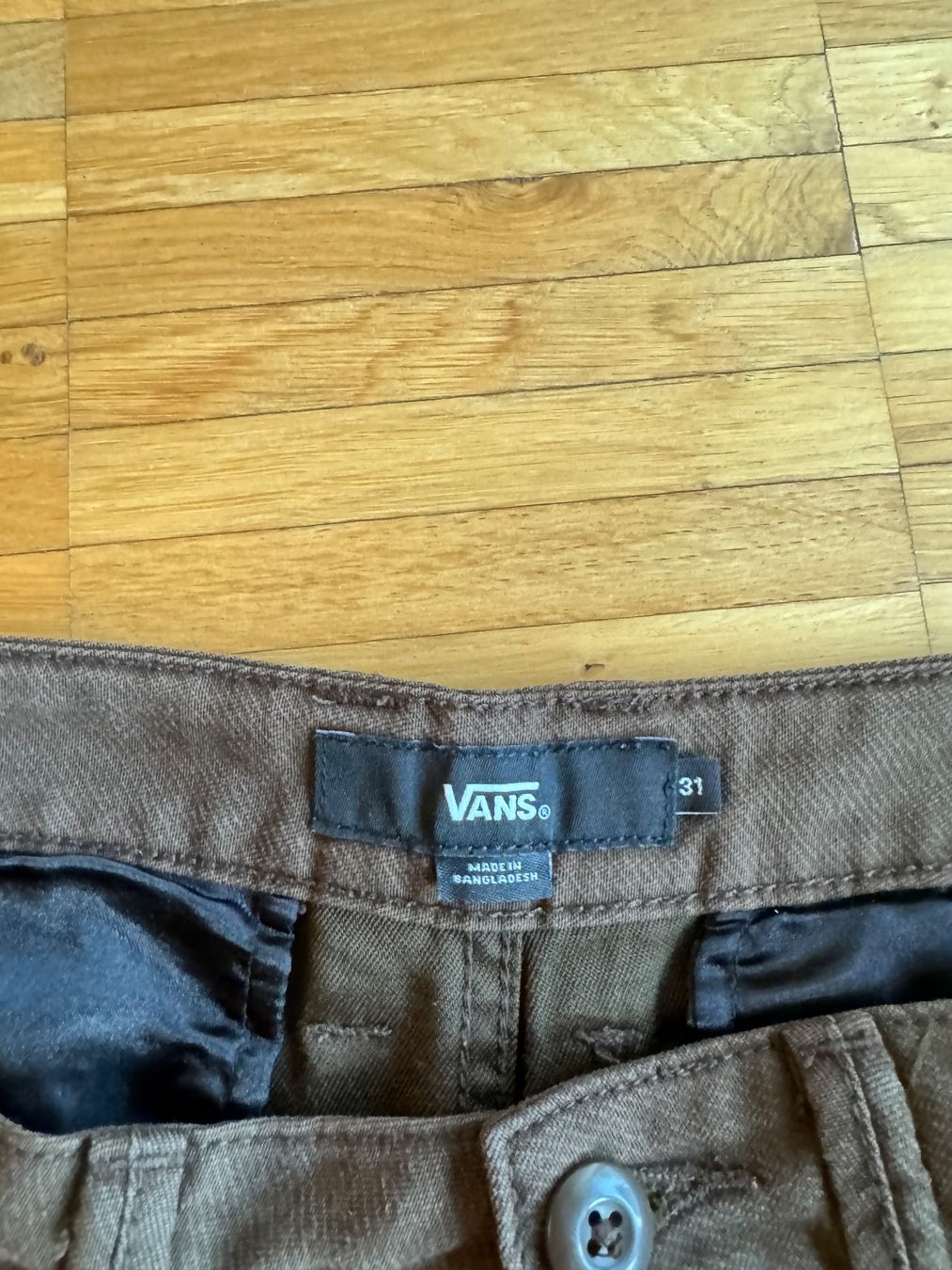 Vans Pantaloni: Braune Loose Fit Vans Hose Size: 31 – Usato da Zürich venduto da len_9md5 2