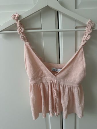 ZARA Top rosa Grösse S mit Blumenverzierung guter Zustand
