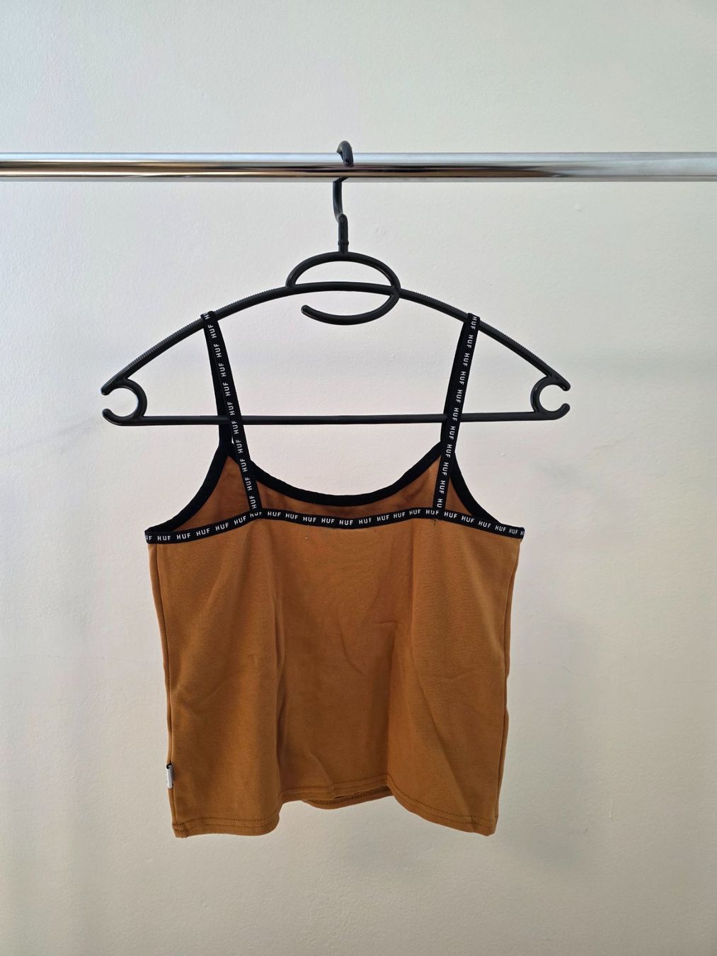 Top: Top Huf – Usato da Rothenfluh venduto da sel_j856 1