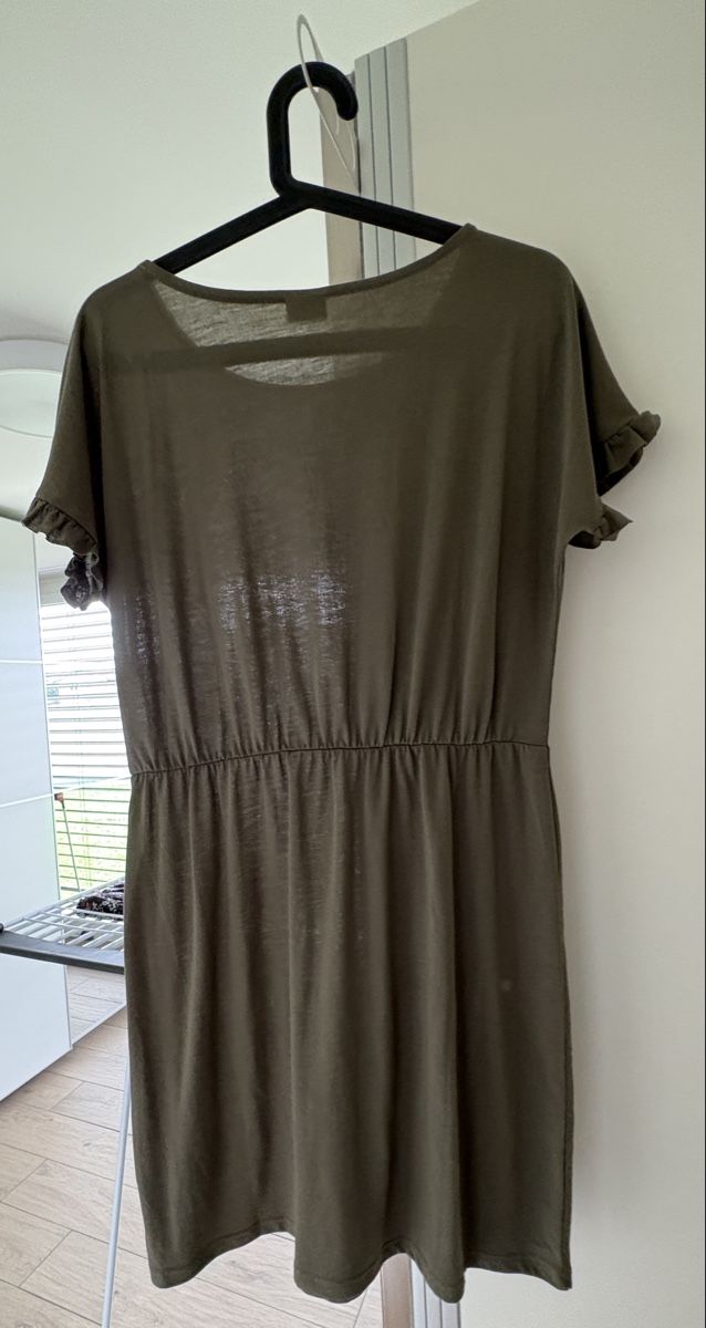Kleider: Sommerliches Kleid mit Rüschenärmeln, Grösse M – Gebraucht aus Hinwil von charlietango 2