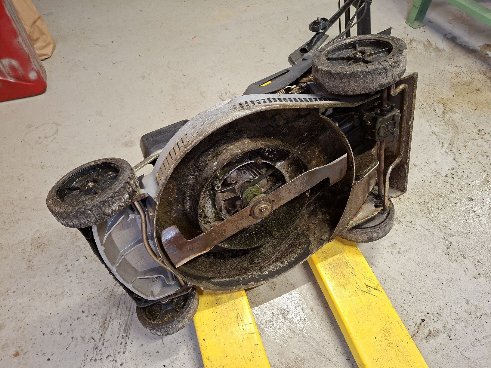 Honda Tagliaerba: Rasenmäher Honda mit Radantrieb  – Usato da Wolfhalden venduto da bucher622 3