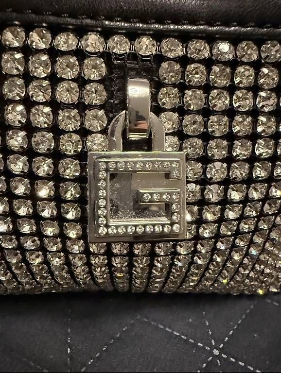 Guess Borse da donna: Damenhandtasche – Nuovo (secondo la descrizione) da Glattbrugg venduto da mir_vx2c 4