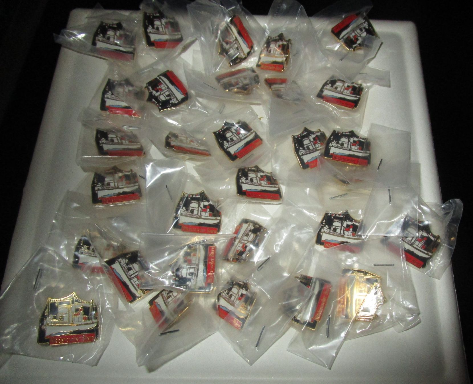 Placchette & Badge: Lot Wädenswiler Biere Pins – Usato da Wädenswil venduto da Freizeitspass11