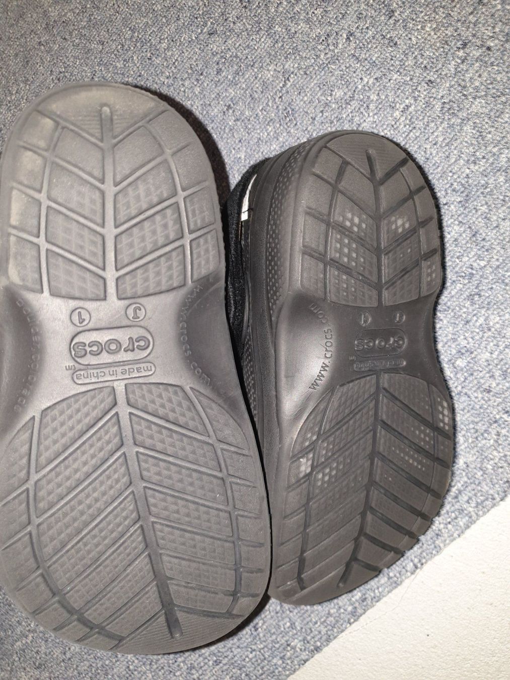 Crocs Scarpe per ragazzi: Crocs mit Futter schwarz J1 ca. Gr.31 – Usato da Killwangen venduto da KIANA08 1