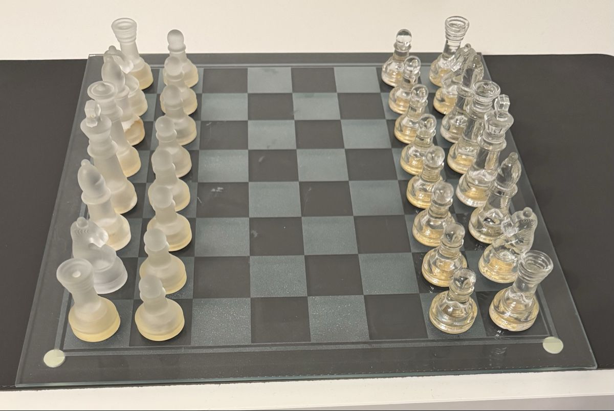 Giochi: Glas Schachspiel - Zeitloses Design – Usato da Wallisellen venduto da nic_o08 1